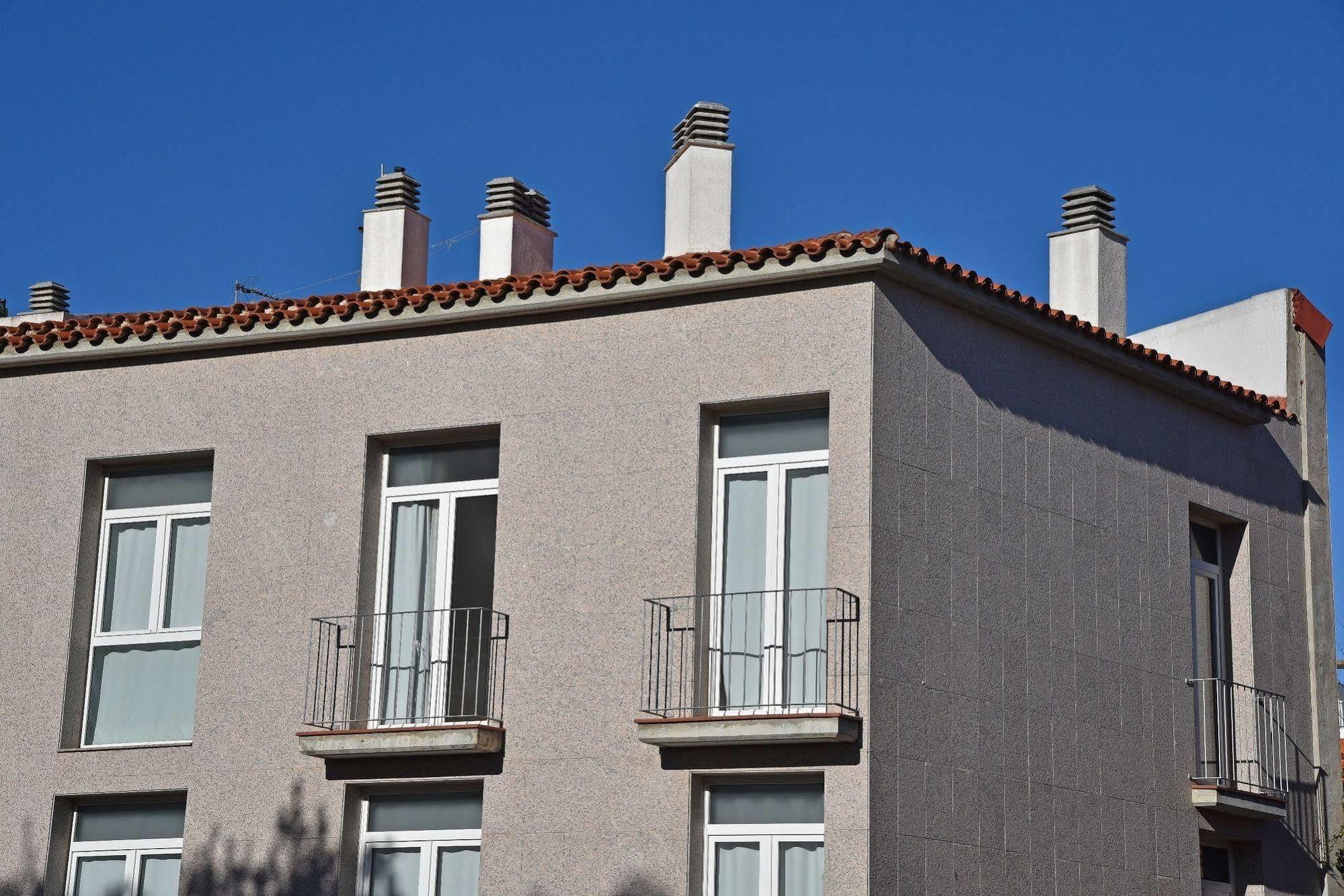 Apartamentos Ar Dosjoimi Lloret de Mar Exterior photo