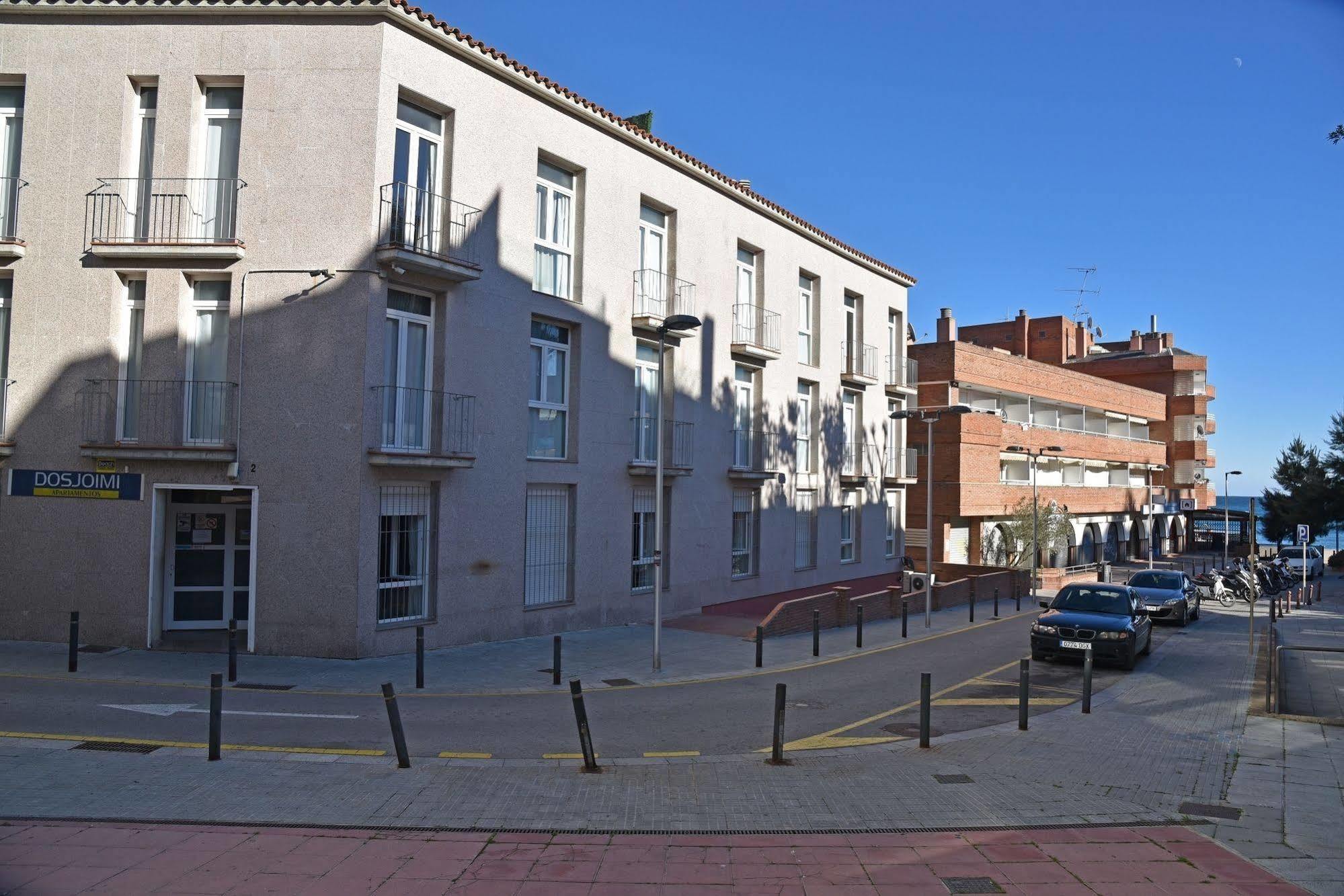 Apartamentos Ar Dosjoimi Lloret de Mar Exterior photo