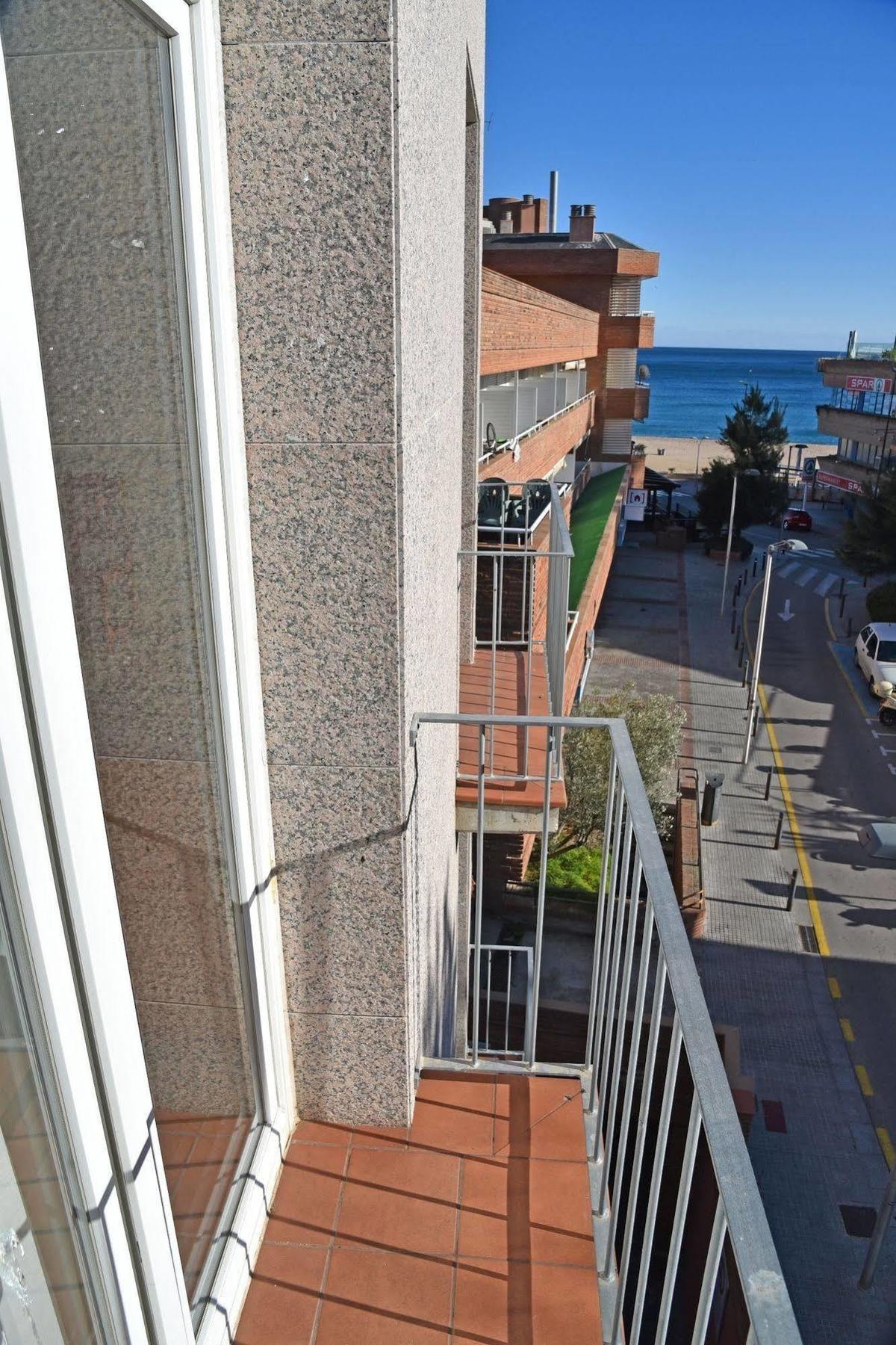 Apartamentos Ar Dosjoimi Lloret de Mar Exterior photo